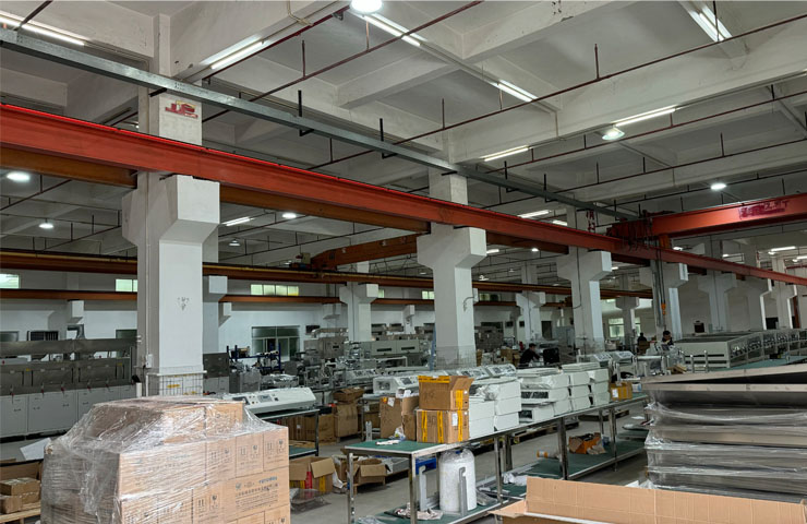 台罡科技涂布机车间环境2